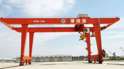   衛(wèi)華起重，飛天入海！